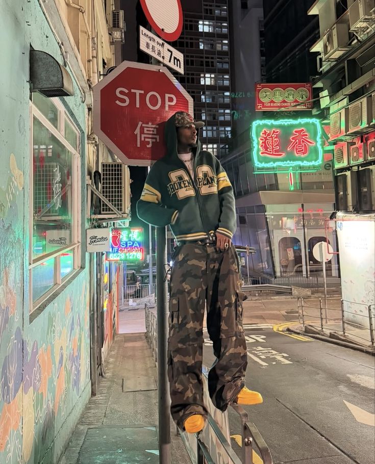 <p>Streetwear Starts Here</p>