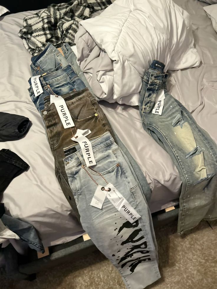 <p><em>Black Friday Sale 50% Off Name Brand Jeans</em></p>